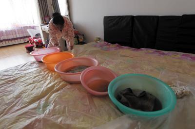 巍山楼上漏水，住户失联，小区没物管，业主维权难！律师来支招……